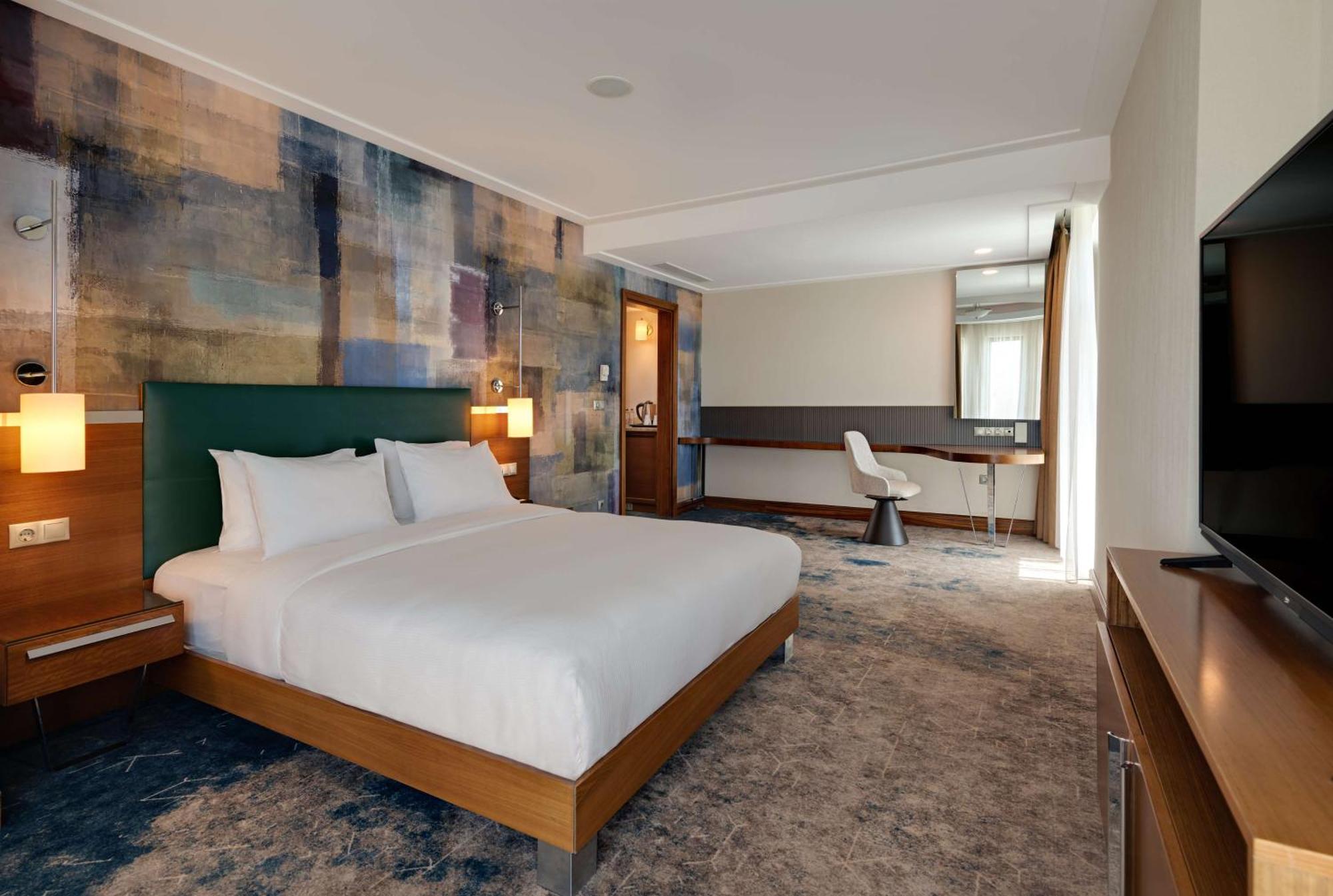 Doubletree By Hilton Van Exteriör bild