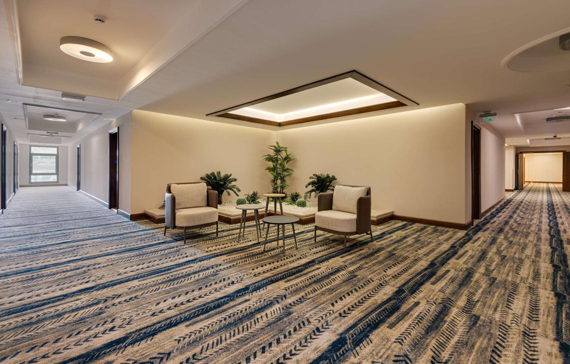 Doubletree By Hilton Van Exteriör bild